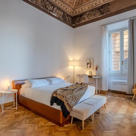 Appartamento Storico In Zona Barberini Рим Экстерьер фото