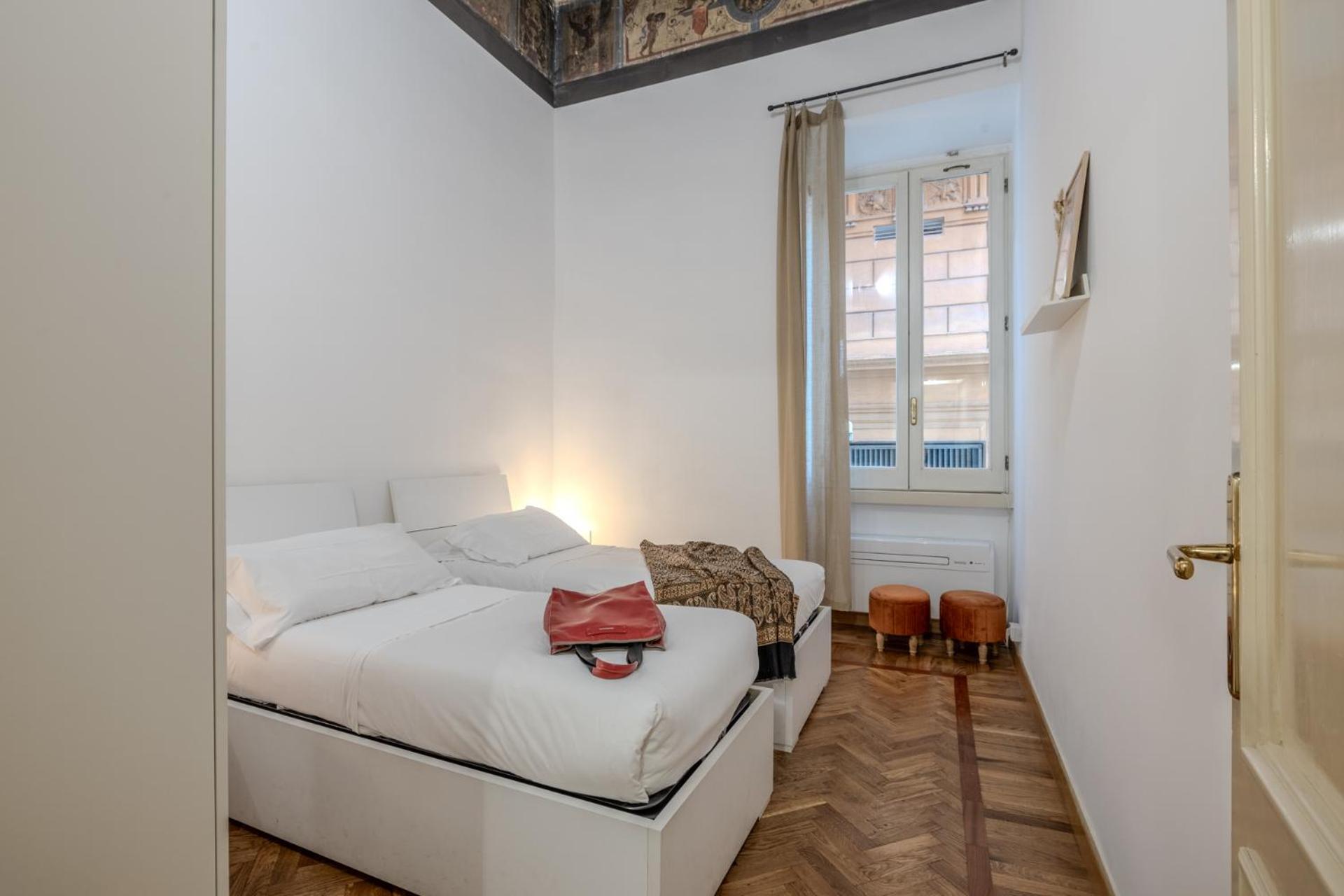 Appartamento Storico In Zona Barberini Рим Экстерьер фото
